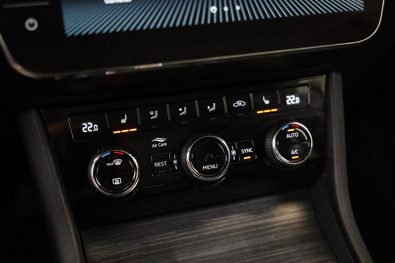 Škoda Superb - fotka 24 z 30