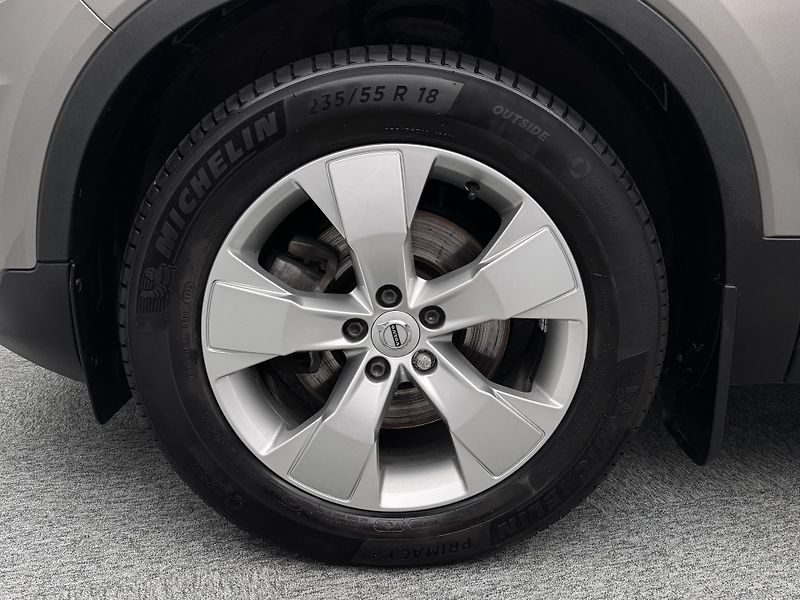 Volvo XC40 B4 MOMENTUM AUT  - fotka 47 z 47