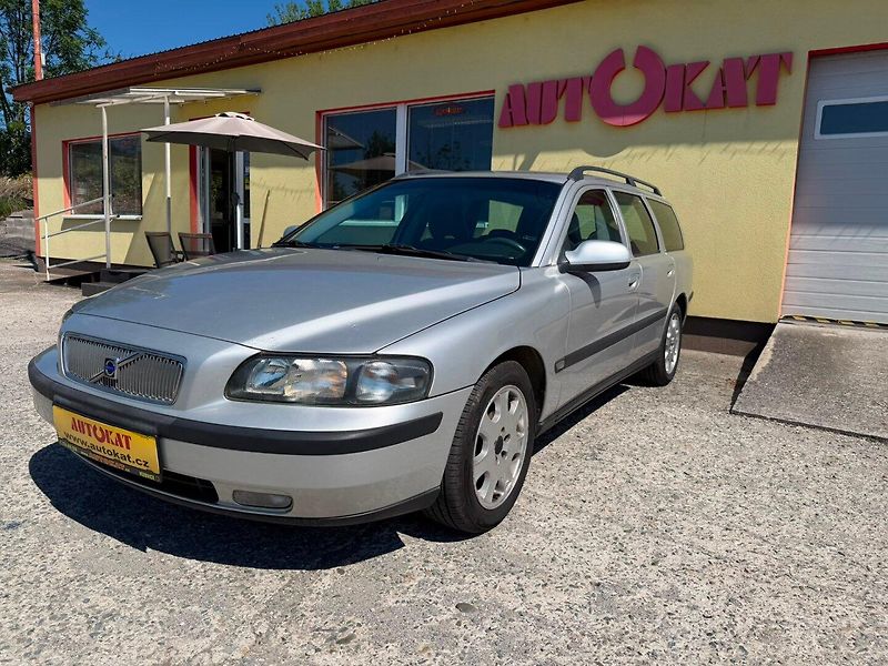 Volvo V70 2.4D 120kW/Tažné/Temp/novéPneu - fotka 7 z 18