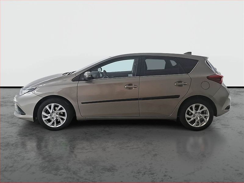 Toyota Auris (2016) 1.6 Valvematic, ČR,1.maj - fotka 3 z 15