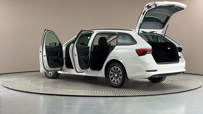 Škoda Octavia 2.0 TDI Ambition Combi - fotka 7 z 27
