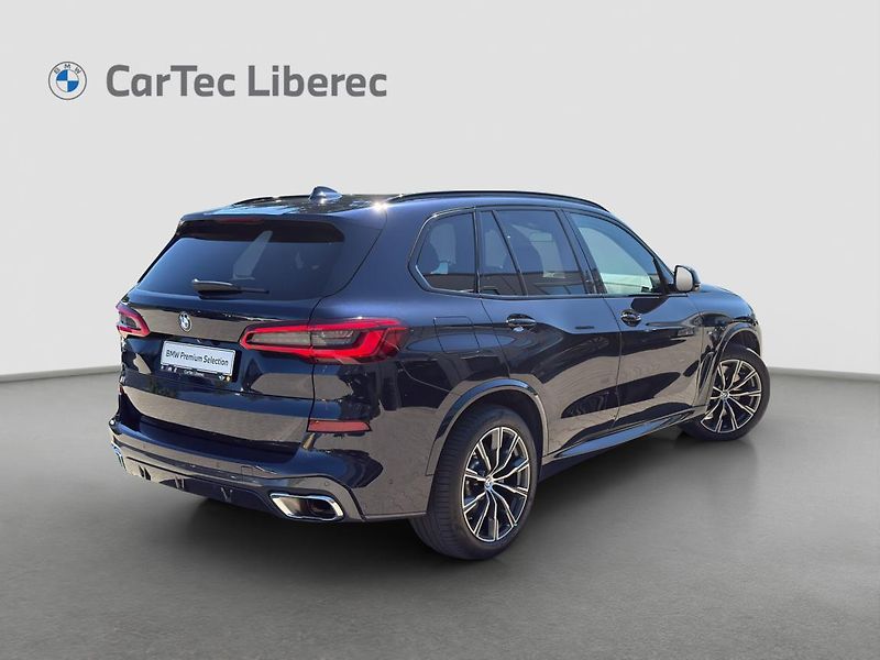 BMW X5 xDrive30d - fotka 3 z 23
