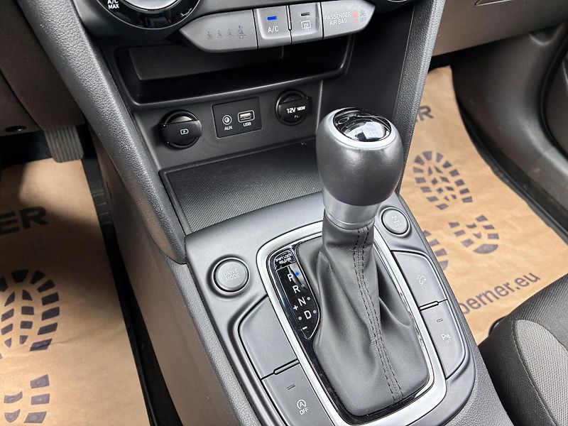 Hyundai Kona 1.6T-GDi 130kW 4x4 DCT STYLE   - fotka 19 z 31
