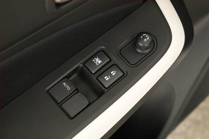 Suzuki Swift (2023) 1.2, Automat, Serv.kniha - fotka 13 z 18