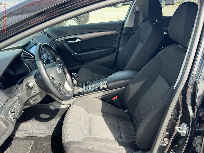Hyundai i40 (2018) 1.7CRDi, 2.maj,ČR, Navi, AC - fotka 9 z 20
