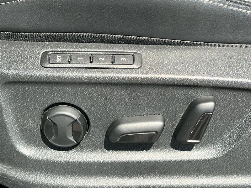Škoda Kodiaq 2,0 TDi 147kW 7DSG 4x4 STYLE P - fotka 23 z 28