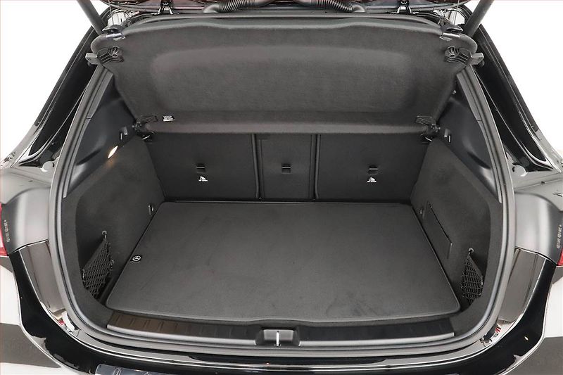 Mercedes-Benz GLA (2025) 200 d, AMG Line - fotka 25 z 28