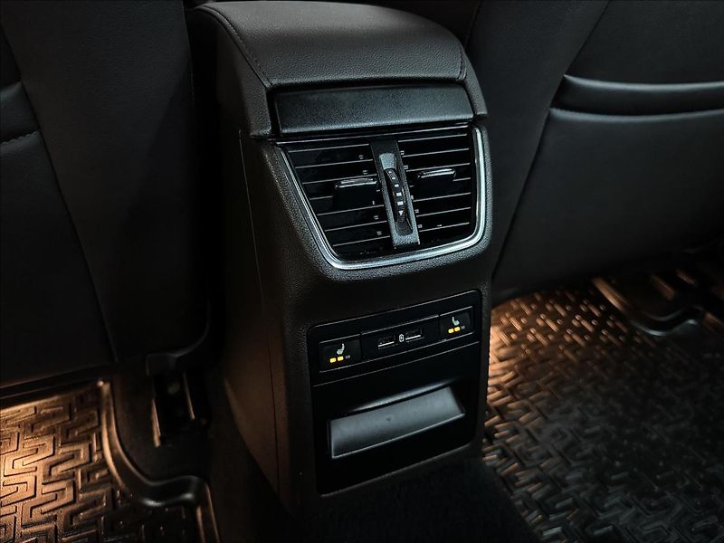 Škoda Octavia 2.0TDI 135kW 4x4 DSG L&K - fotka 32 z 44