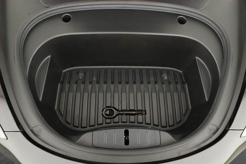 Tesla Model 3 (2021) Std Range Plus LFP, SoH 92% - fotka 24 z 28