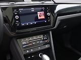 Volkswagen Touran 2,0 TDI DSG R-Line 1.Maj DPH - náhled 20