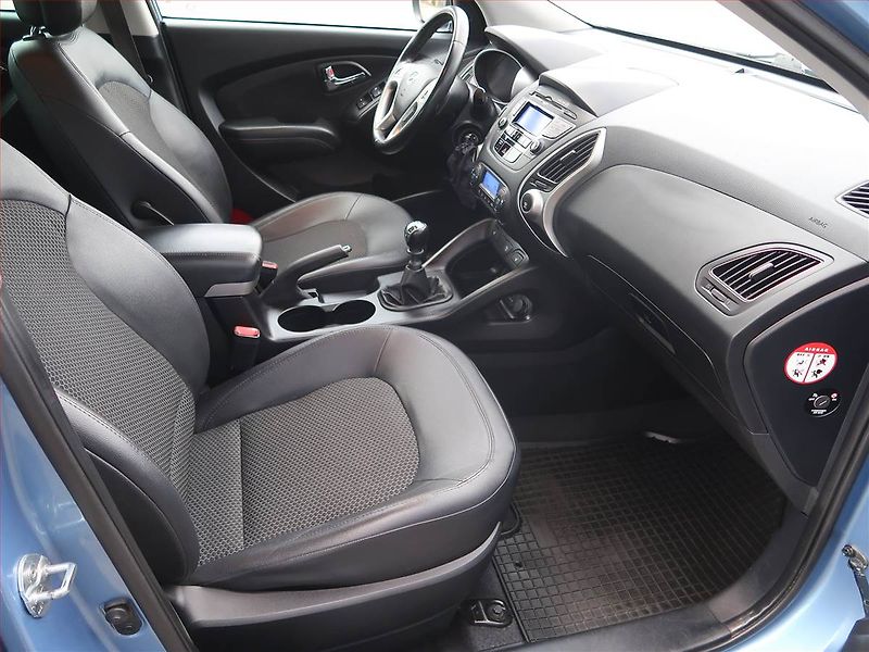 Hyundai ix35 (2012) 2.0 CRDi, 4X4, Tempomat - fotka 9 z 17