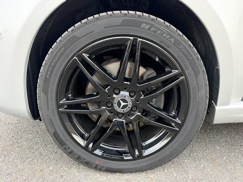 Mercedes-Benz Třídy V 4MATIC AMG BURM.CZ 7míst závěs - fotka 9 z 37