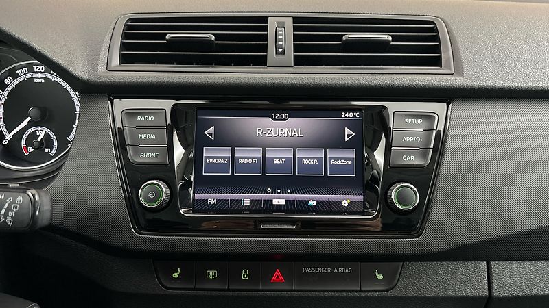 Škoda Fabia 1.0 TSI Ambition Combi - fotka 11 z 25