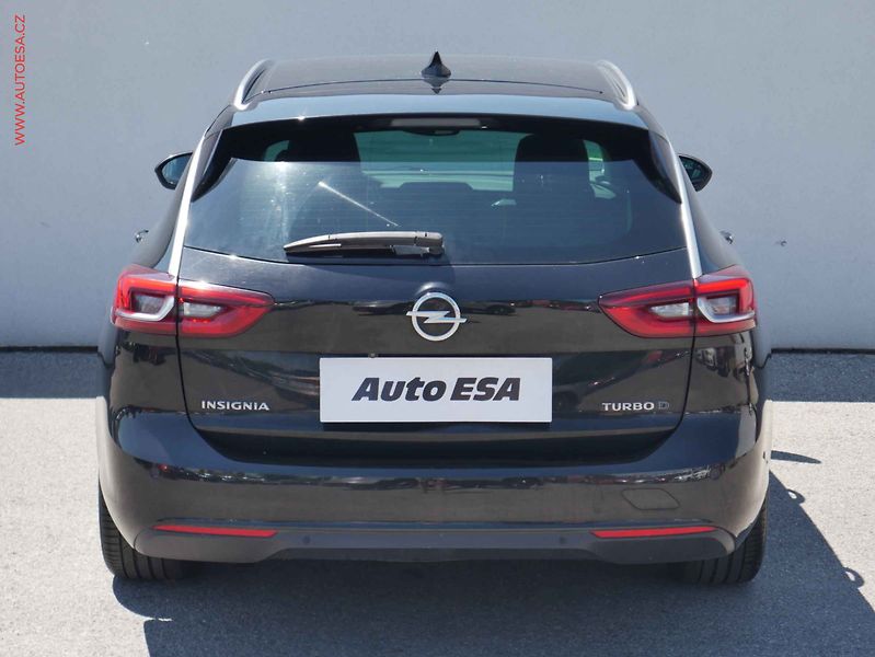 Opel Insignia (2017) 2.0DTi Sports Tourer, AT - fotka 5 z 24
