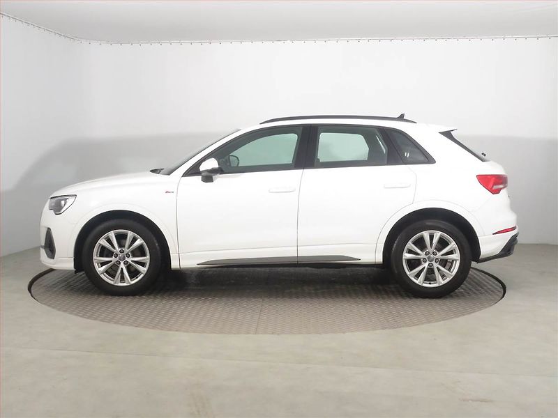 Audi Q3 (2020) S line 2.0 TDI - fotka 3 z 16