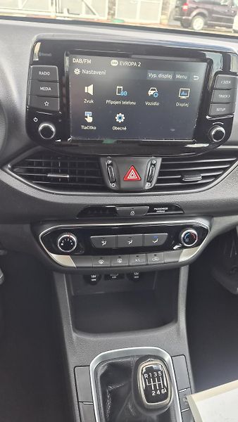 Hyundai i30 1.6CRDi 1.maj CZ záruka DPH - fotka 17 z 21