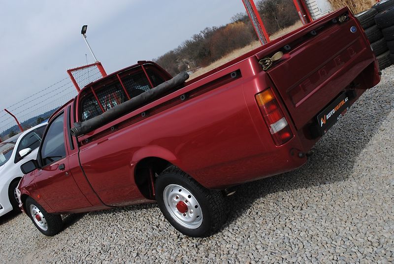 Ford Sierra 1,8 P100 - fotka 7 z 32