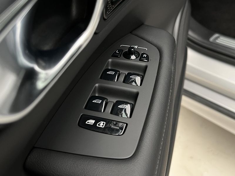 Volvo V90 T6 AWD RECHARGE BRIGHT PLUS  - fotka 43 z 46
