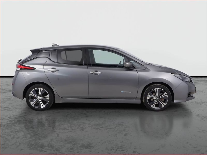 Nissan Leaf (2022) 40 kWh, SoH 89%, Automat - fotka 6 z 18