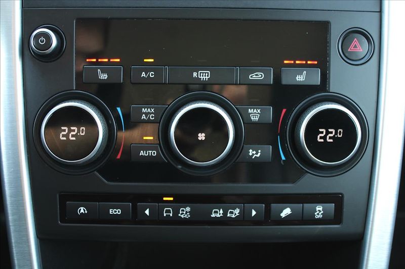 Land Rover Discovery Sport 2,0 TD4  NOVÉ V ČR,A/T,4x4 - fotka 14 z 30
