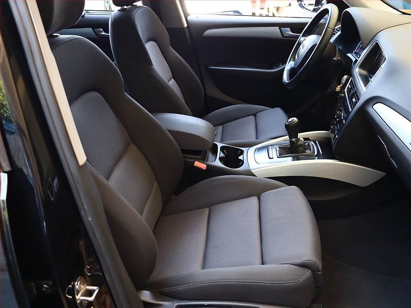 Audi Q5 (2008) 2.0 TDI, 4X4, Serv.kniha - fotka 7 z 17