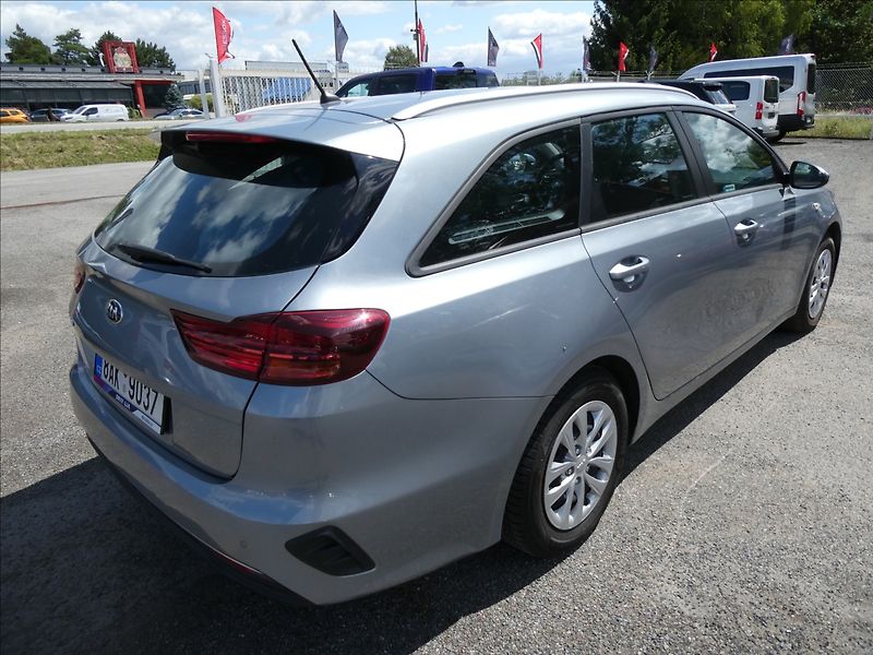 Kia Ceed 1,0 T-GDI Exclusive SW,2x pneu - fotka 9 z 35