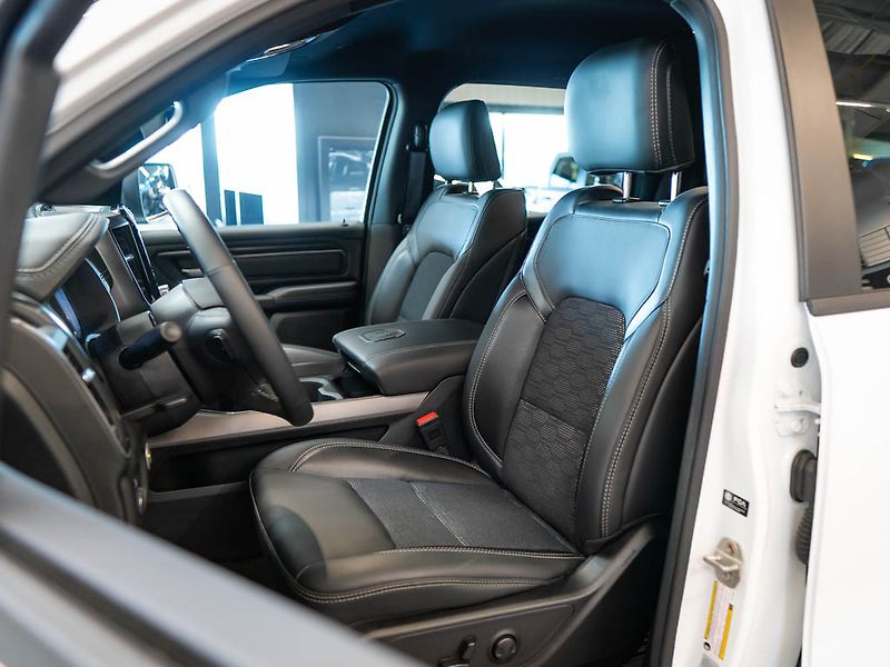 Dodge RAM (2024) 5.7 HEMI V8 Sport Lift edition - fotka 11 z 31