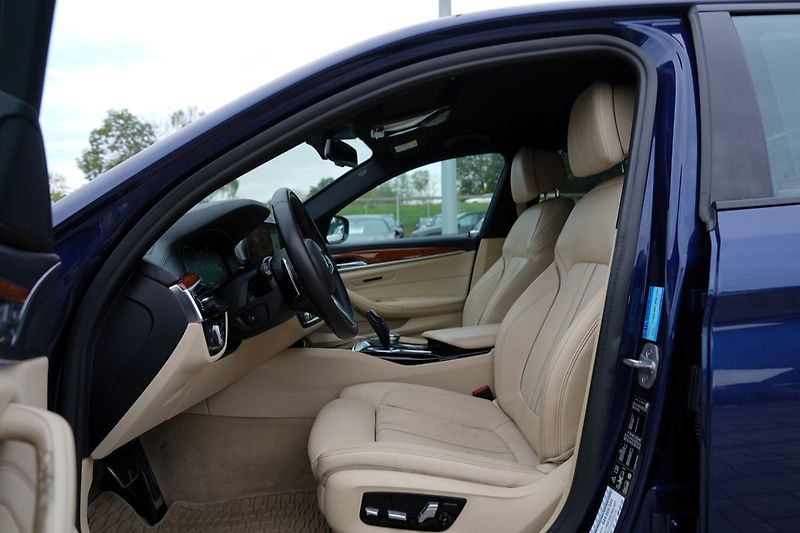 BMW Řada 5 540d xDrive Mpaket/320PS/ČR - fotka 23 z 50