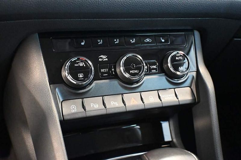 Škoda Kodiaq (2022) 2.0 DSG Matrix LED ACC Tažné K - fotka 17 z 36