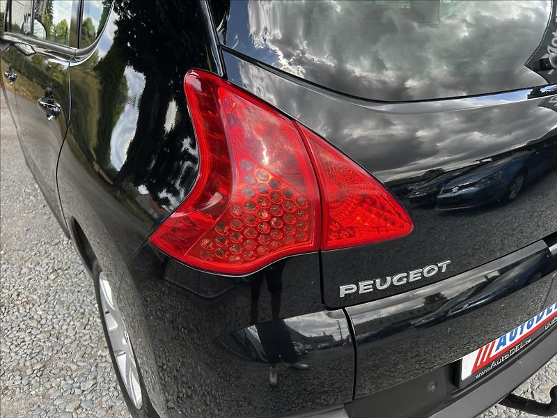 Peugeot 3008 1,6 HDi  Tažné,ALU,Klimatizace - fotka 36 z 43