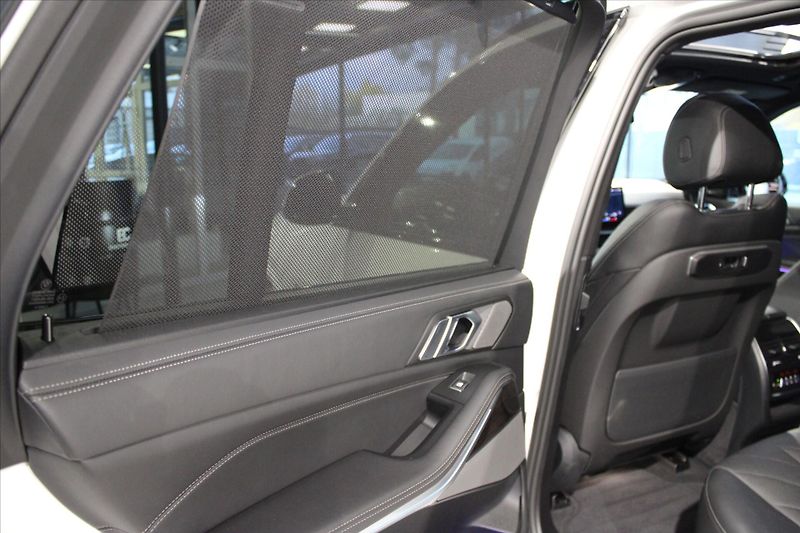 BMW X5 xDrive30d M Sport DAProf/NezTo - fotka 30 z 35