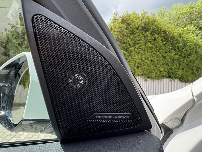 BMW X3 40xD-M PAKET-R19-LED-H&K - fotka 16 z 36