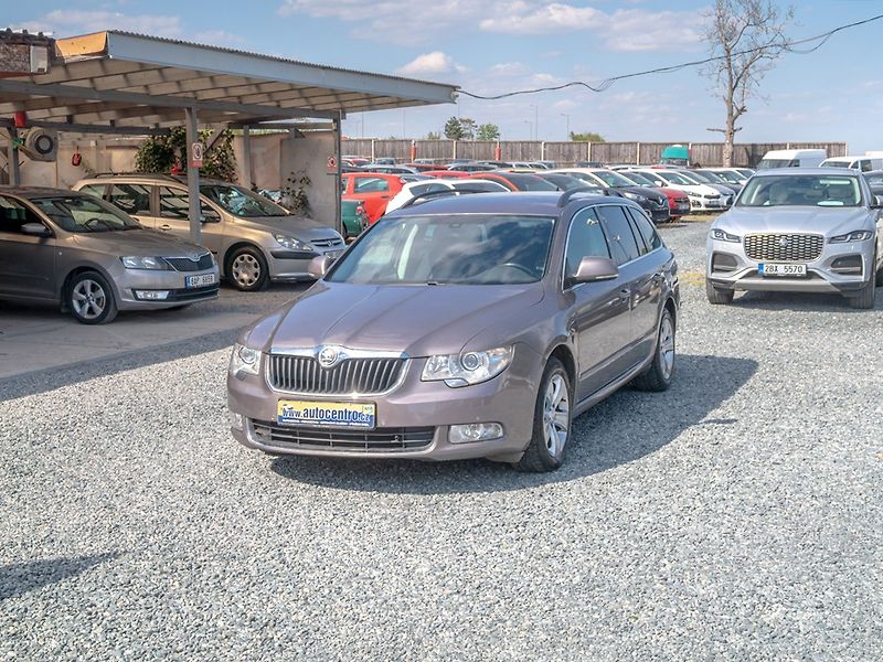 Škoda Superb (2013) ČR 2.0TDI 125KW man – NAVIGACE - fotka 1 z 46