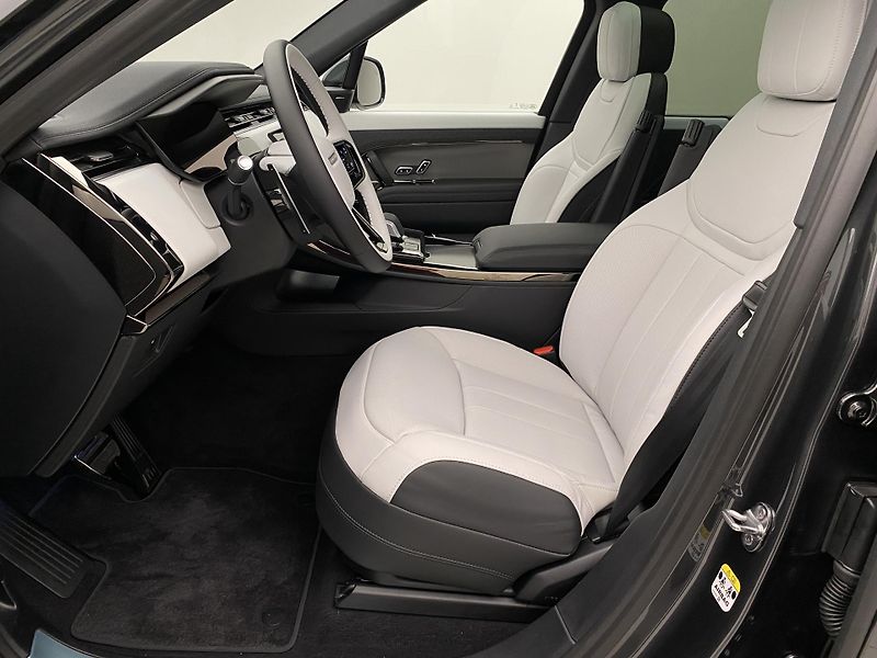 Land Rover Range Rover Sport (2026) P460e DYNAMIC SE AWD AUT  - fotka 3 z 76