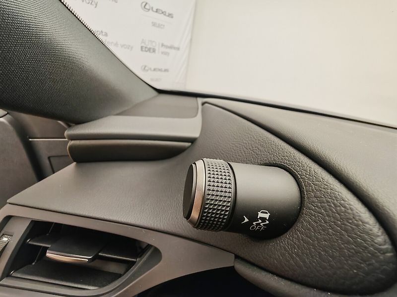 Lexus ES 300h Prestige Plus - fotka 30 z 49