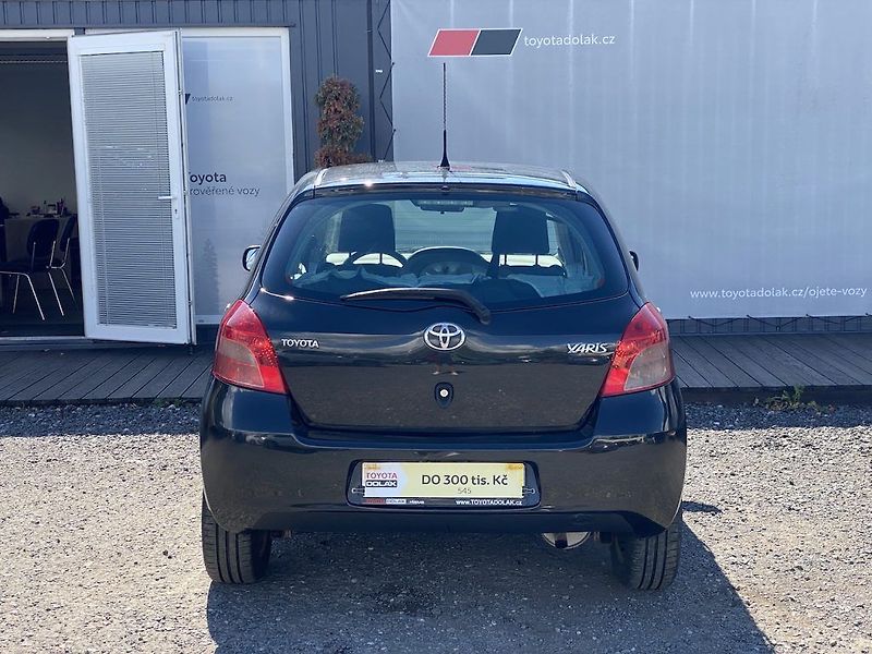 Toyota Yaris 1.3i, ČR, TerraCool, 2x kola - fotka 6 z 12