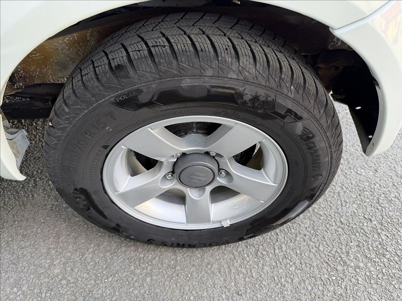 Suzuki Jimny 1,3 4x4 KLIMA TOP STAV - fotka 19 z 20