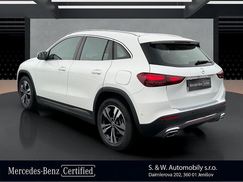 Mercedes-Benz GLA 180 d - fotka 7 z 30