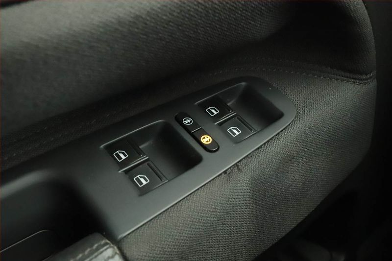 Volkswagen Touareg (2006) 3.0 V6 TDI, 4X4, Automat - fotka 15 z 16