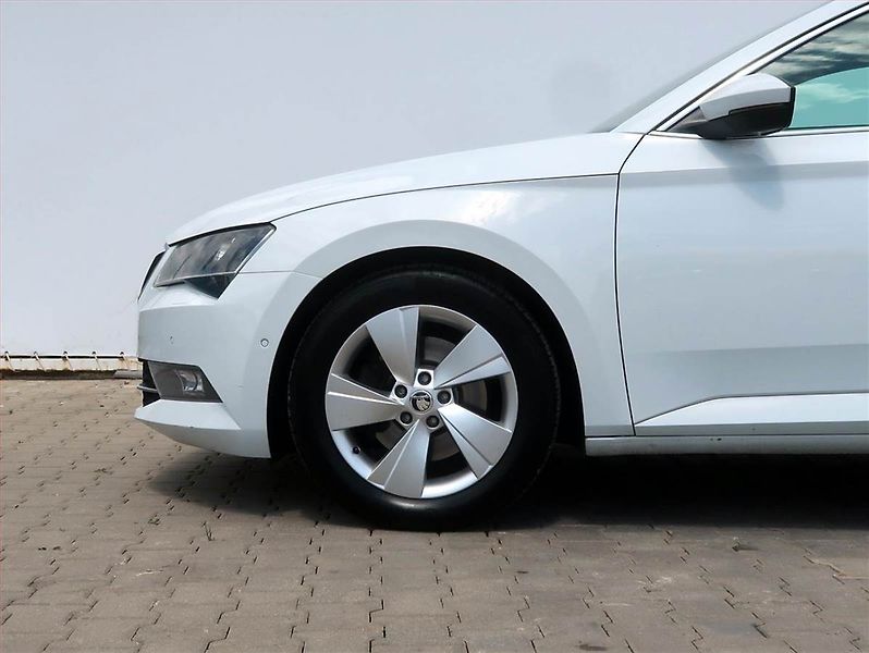 Škoda Superb (2016) Style 1.4 TSI, Automat, Navi - fotka 15 z 20