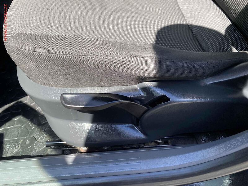 Seat Ibiza (2009) 1.6 16V, Klima - fotka 14 z 16