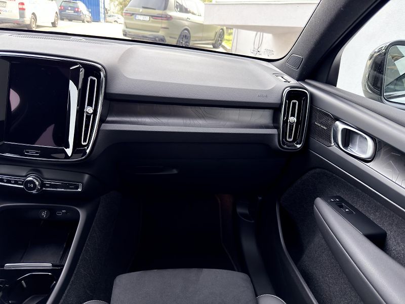 Volvo C40 P8 RECH. ULTIMATE // 4x4 +kola - fotka 24 z 49