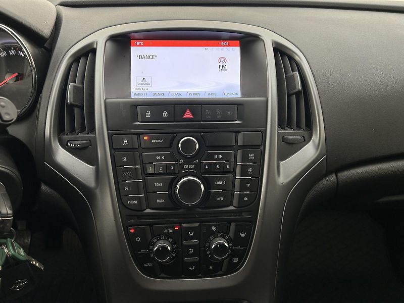 Opel Astra 1.6 CDTi Enjoy - fotka 18 z 24