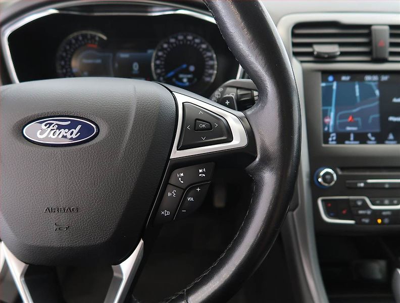 Ford Mondeo (2016) 2.0 EcoBoost, Automat, Kůže - fotka 20 z 26