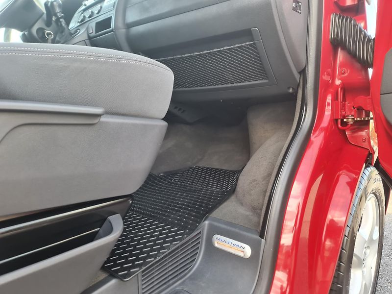 Volkswagen Multivan (2011) 2.0 TDi 103-KW WEBAST OLOMOUC - fotka 39 z 109