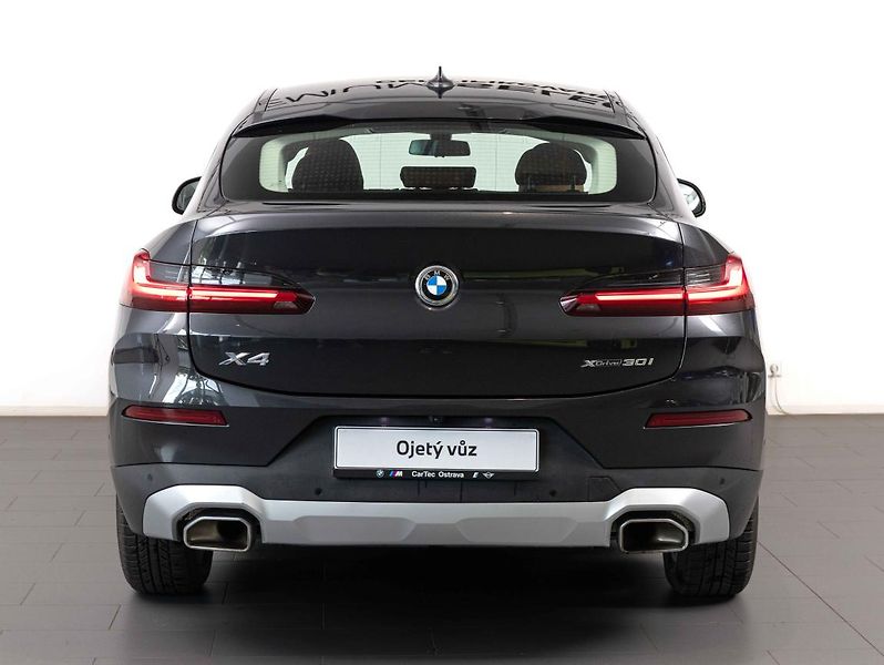 BMW X4 xDrive30i - fotka 4 z 21