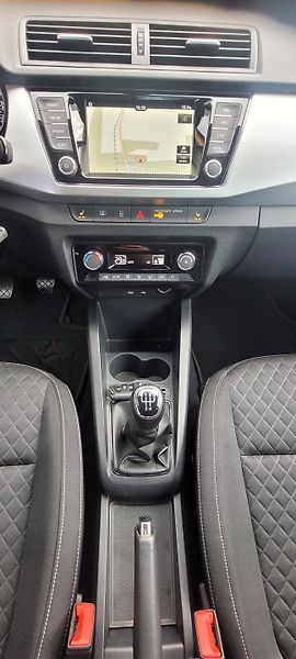 Škoda Fabia (2017) 3 1,2TSi 66kW benzín Drive - fotka 19 z 41