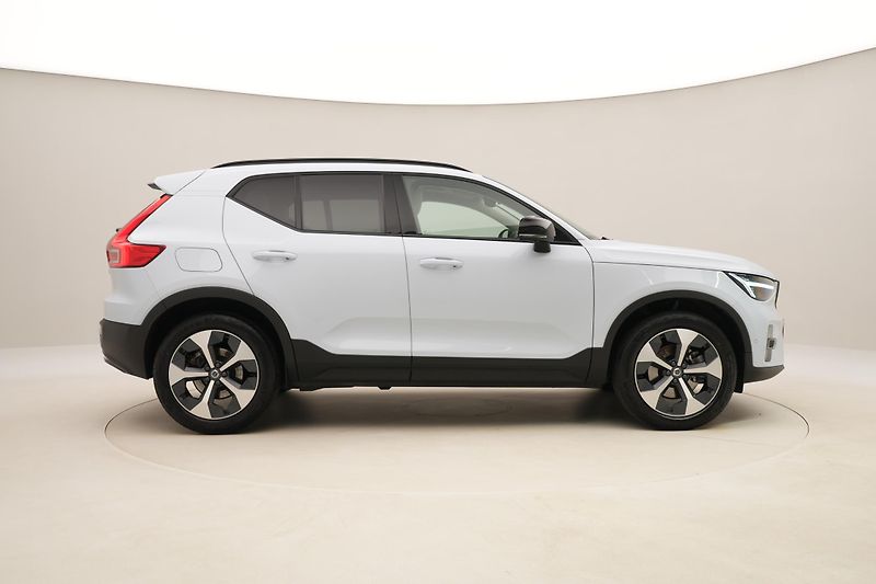 Volvo XC40 B4 DARK ULTRA AUT CZ - fotka 14 z 60