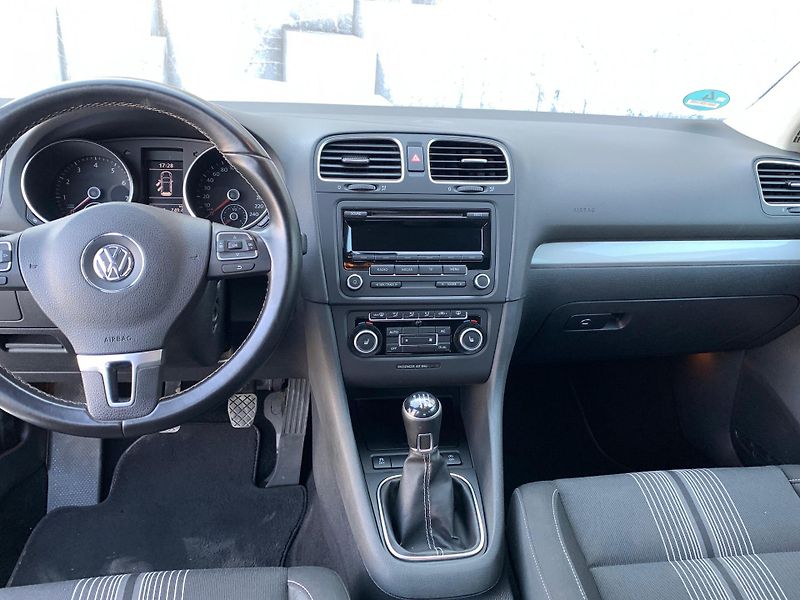 Volkswagen Golf (2012) 1.2TSi, 77KW, MATCH - fotka 10 z 21