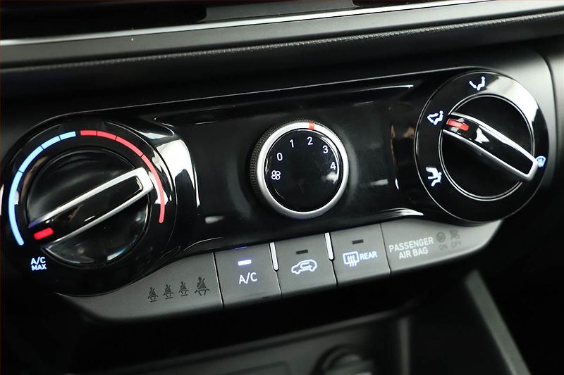 Hyundai Kona (2023) Comfort 1.0 T-GDI MHEV, ČR - fotka 10 z 14
